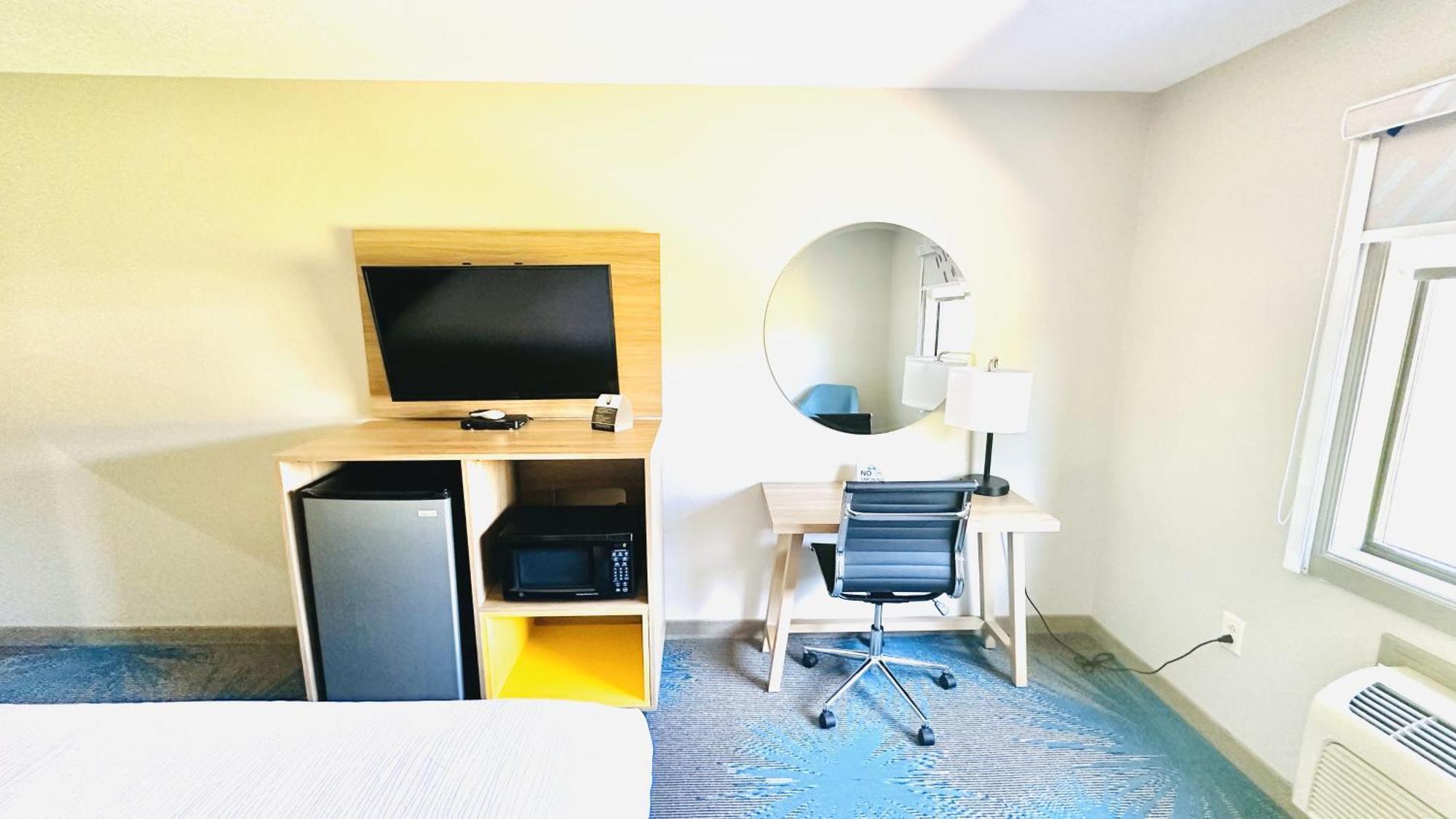 Days Inn & Suites By Wyndham Wynne Luaran gambar