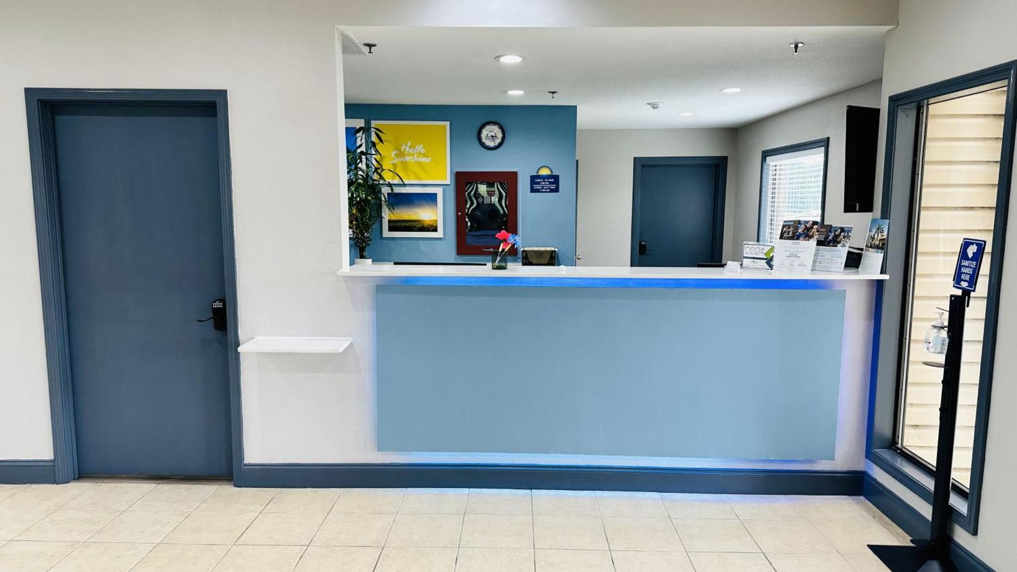 Days Inn & Suites By Wyndham Wynne Luaran gambar